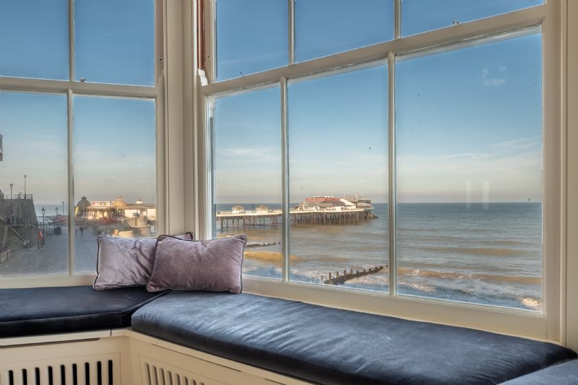 A Few Footsteps to Paradise: Coastal Escapes Just Moments From the Shore